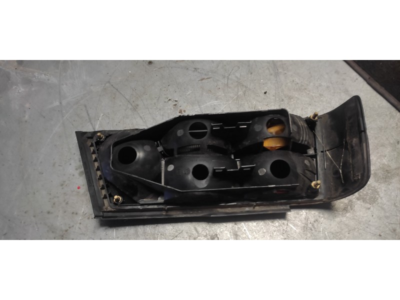 Recambio de piloto trasero derecho para peugeot 405 berlina clim referencia OEM IAM   