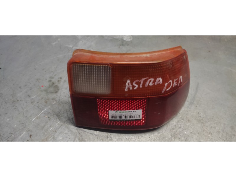 Recambio de piloto trasero derecho para opel astra f berlina gl referencia OEM IAM   