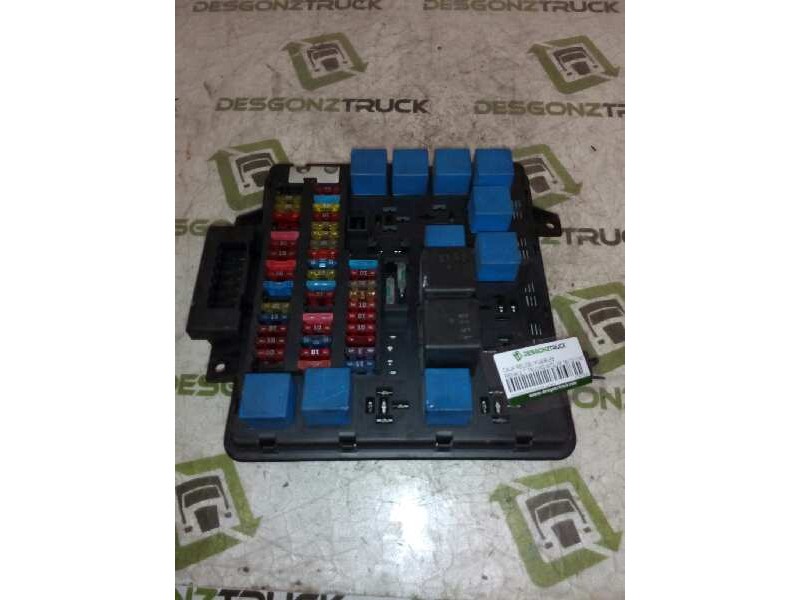 Recambio de caja reles / fusibles para renault trucks midlum 180.12 (174cv) referencia OEM IAM 175725072800 5010293757 