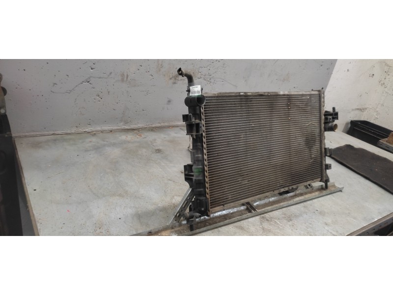 Recambio de radiador agua para opel corsa c blue line referencia OEM IAM 13100381  