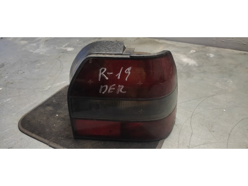 Recambio de piloto trasero derecho para renault 19 hatchback (b/c53) tde referencia OEM IAM   