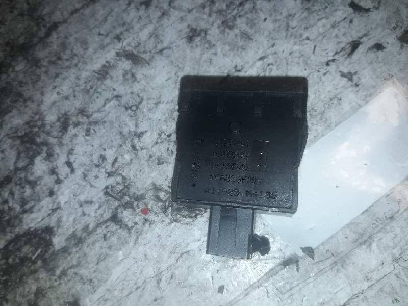 Recambio de boton regulacion de faros para peugeot partner kombi access referencia OEM IAM 9638442277 9636669277 3 PINS
