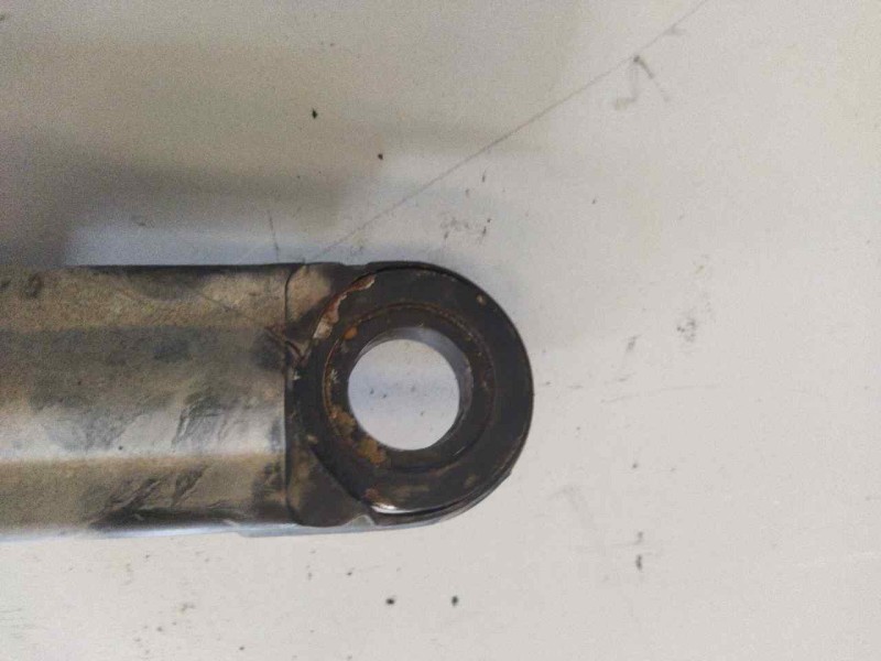 Recambio de brazo elevacion cabina para renault hd 340.18 / 26 premium e2 referencia OEM IAM 5010316793  