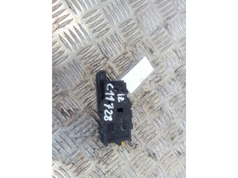 Recambio de maneta interior delantera izquierda para nissan trucks atleon 120 referencia OEM IAM   