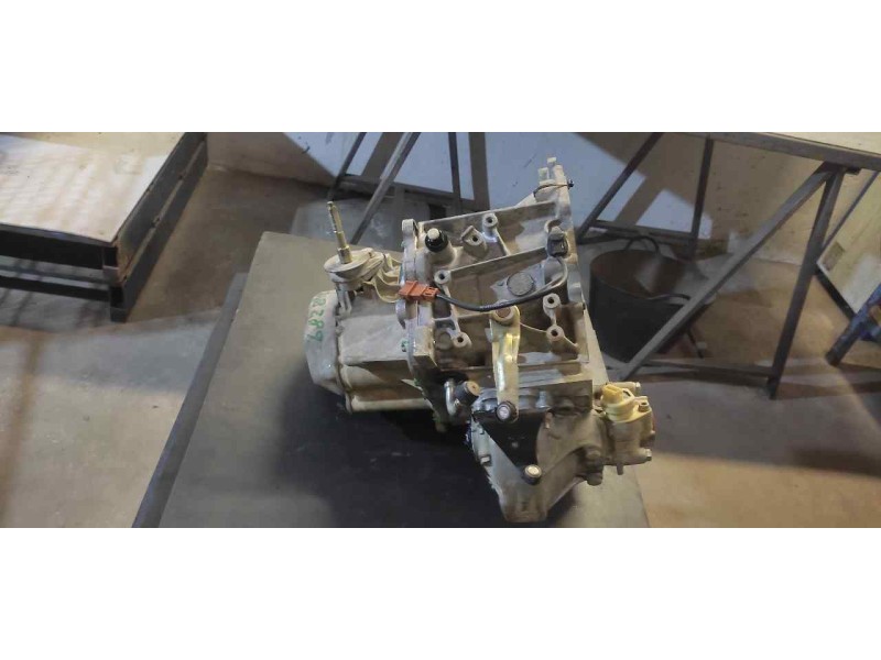 Recambio de caja cambios para peugeot 206 berlina xr referencia OEM IAM 20DL72  