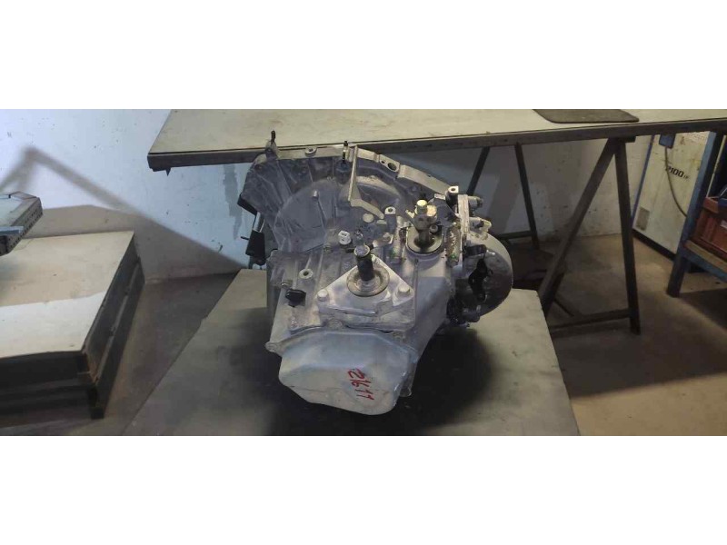 Recambio de caja cambios para citroën jumpy 1.9 td sx caja cerrada acristalada referencia OEM IAM 20LE44  