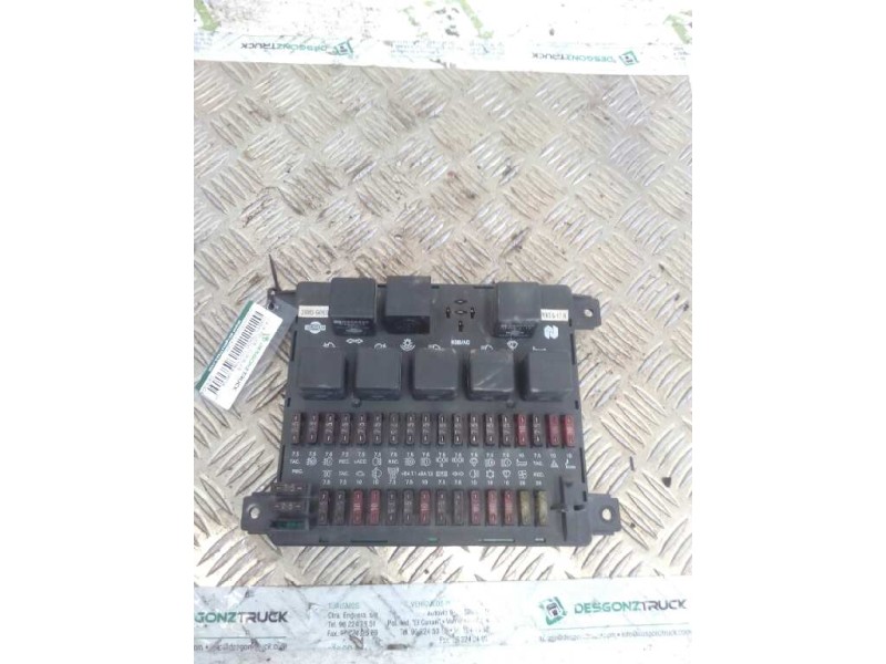 Recambio de caja reles / fusibles para nissan trade 100 chasis cabina referencia OEM IAM 24063G4900  
