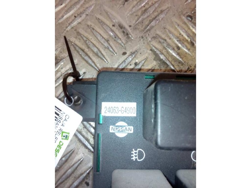 Recambio de caja reles / fusibles para nissan trade 100 chasis cabina referencia OEM IAM 24063G4900  