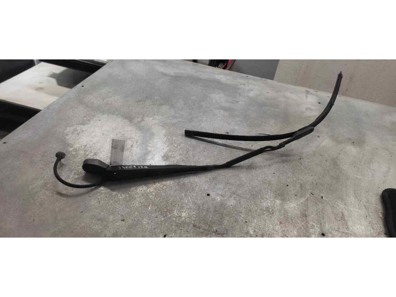 Recambio de brazo limpia delantero izquierdo para mercedes-benz vito kasten (639) 2.1 cdi referencia OEM IAM   