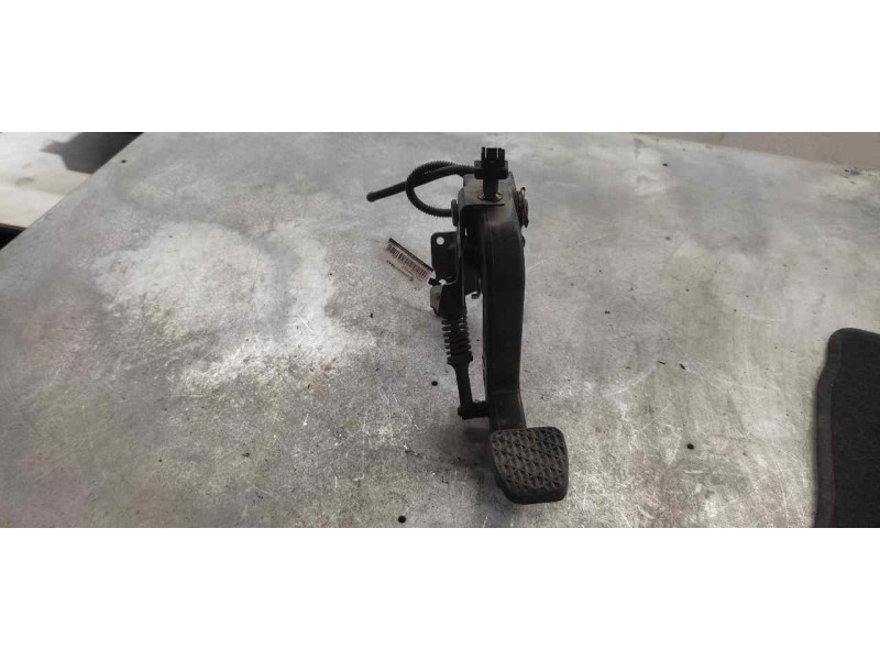 Recambio de pedal embrague para mercedes-benz vito kasten (639) 2.1 cdi referencia OEM IAM A6392901201  