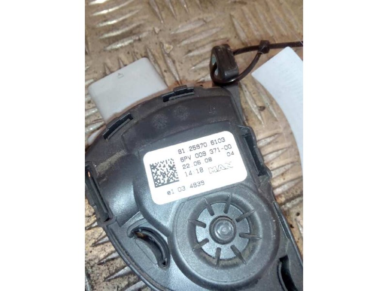 Recambio de pedal acelerador para man tgx 18.xxx fg / 4x2 bl xl referencia OEM IAM 81259706103  