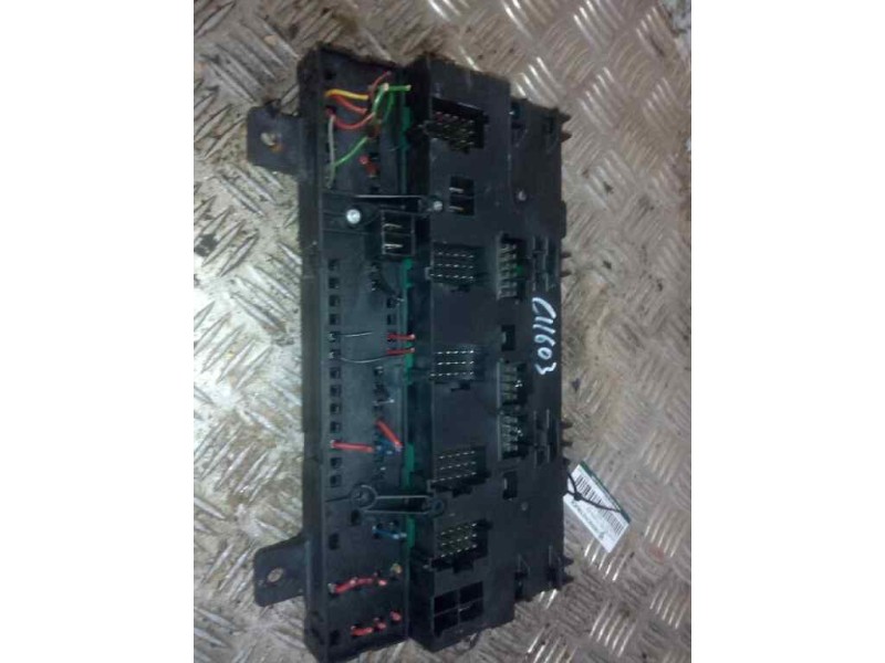 Recambio de caja reles / fusibles para volvo fh 12 2002  12.1 diesel (d12d420) referencia OEM IAM 20476480  