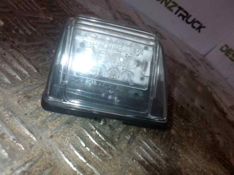 Recambio de piloto lateral izquierdo para volvo fh 12 2002  12.1 diesel (d12d420) referencia OEM IAM   