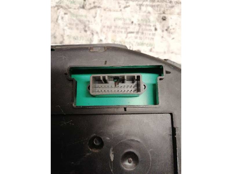 Recambio de cuadro instrumentos para renault megane ii berlina 3p 1.4 16v referencia OEM IAM 8200408780D 35110419 