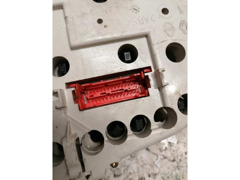 Recambio de cuadro instrumentos para renault trafic (desde 5.89) 2.0 referencia OEM IAM 7700308313  