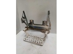 Recambio de peldaño izquierdo para mercedes-benz axor 2-ejes 18 ton 2004  6.4 diesel (om 906 la) referencia OEM IAM  PARTE BAJA 