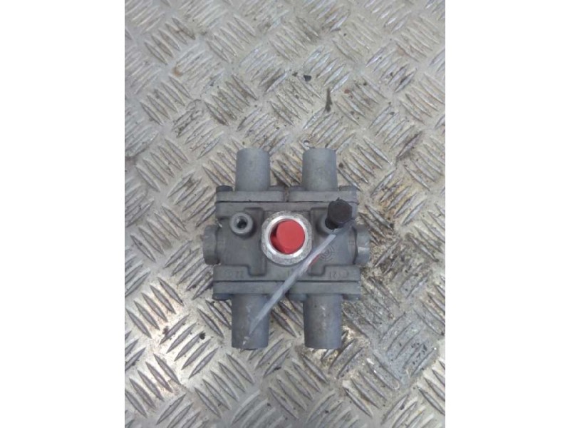 Recambio de valvula aire para nissan trucks atleon tk 3.95 referencia OEM IAM 9347021100 VALVULA CUADRUPLE 