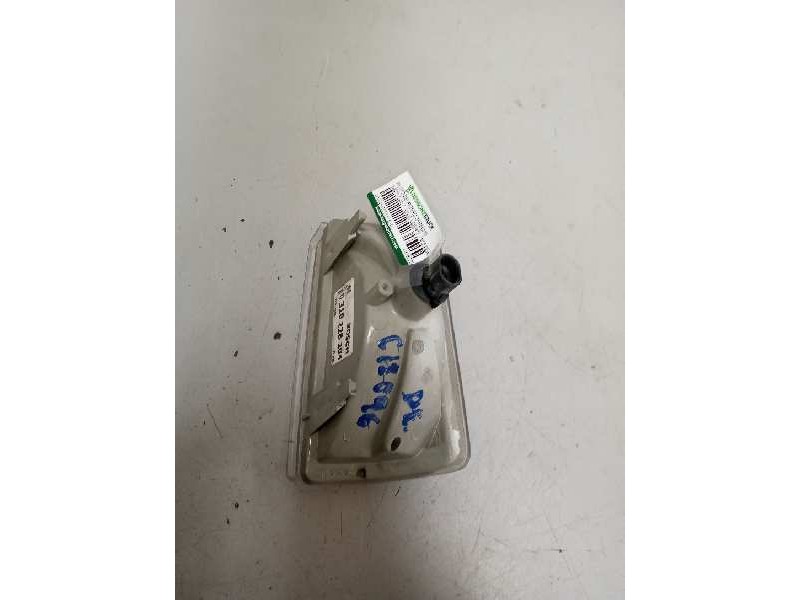 Recambio de piloto delantero derecho para iveco daily caja abierta / volquete referencia OEM IAM 0318228204  