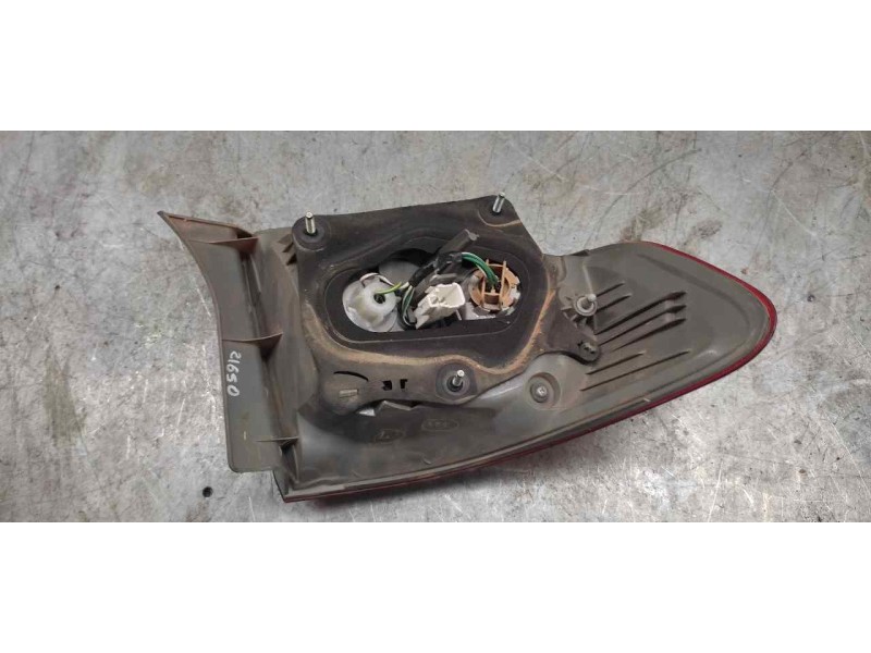 Recambio de piloto trasero derecho para toyota corolla (e15) high referencia OEM IAM   