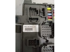 Recambio de caja reles / fusibles para renault premium route 2006 10.8 diesel referencia OEM IAM 7421464562   2