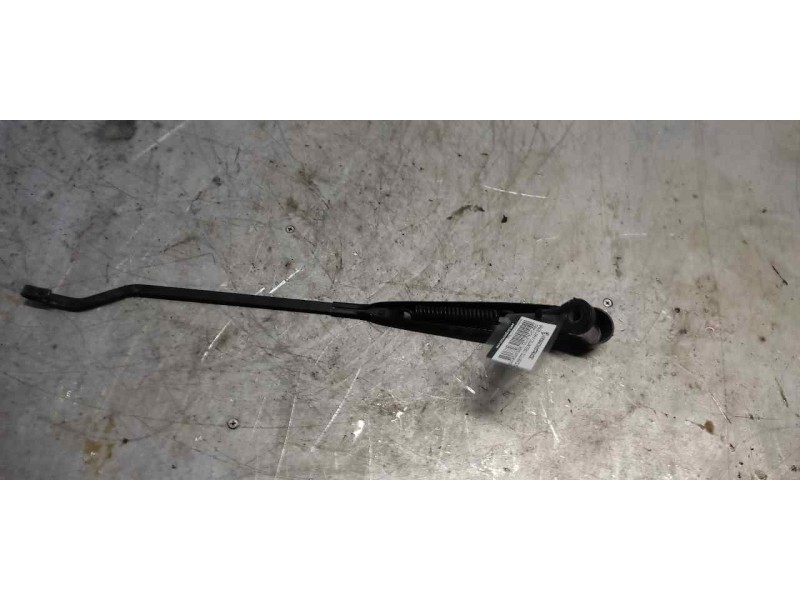 Recambio de brazo limpia delantero izquierdo para nissan pick-up (d22) cabina simple profesional 4x4 referencia OEM IAM   