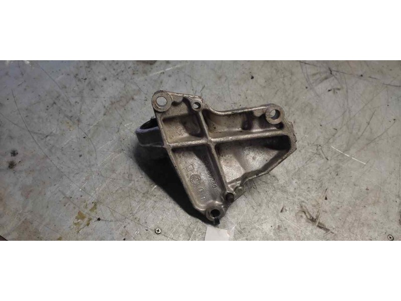 Recambio de soporte motor para citroën xantia berlina 1.9 turbodiesel referencia OEM IAM 9627250280  