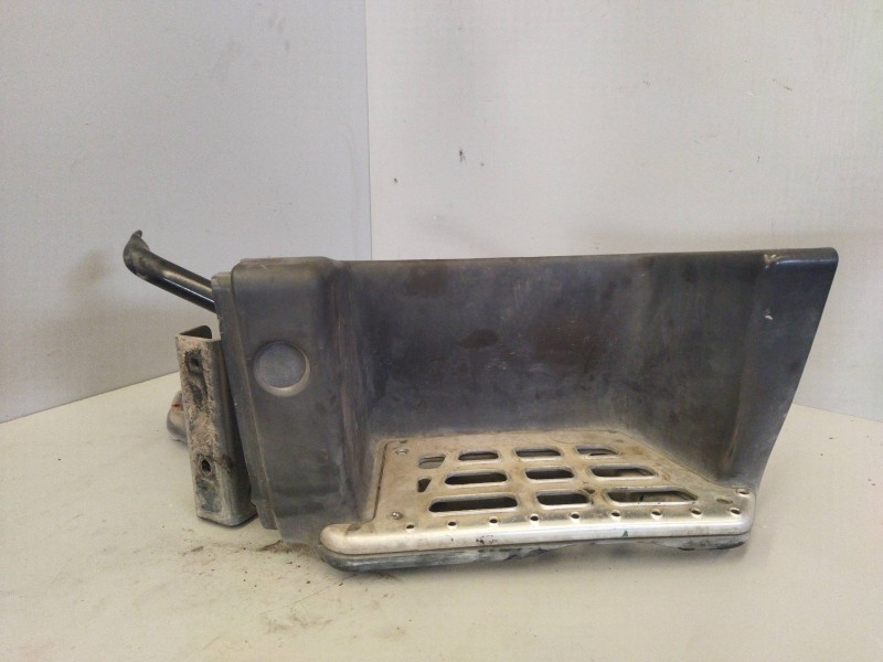 Recambio de peldaño izquierdo para volvo fm 12 asta 2001 12.1 diesel (d12d420) referencia OEM IAM   