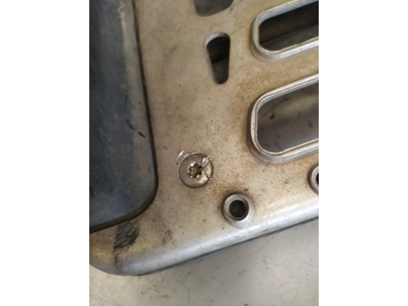 Recambio de peldaño izquierdo para volvo fm 12 asta 2001 12.1 diesel (d12d420) referencia OEM IAM   