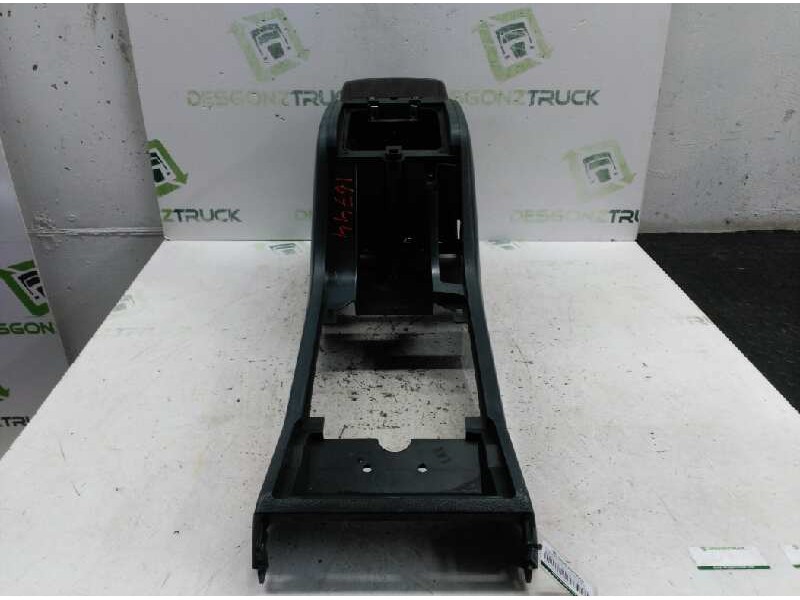 Recambio de guarnecidos palanca cambio para ssangyong rexton 270 xdi limited referencia OEM IAM 7793108B00LAM  