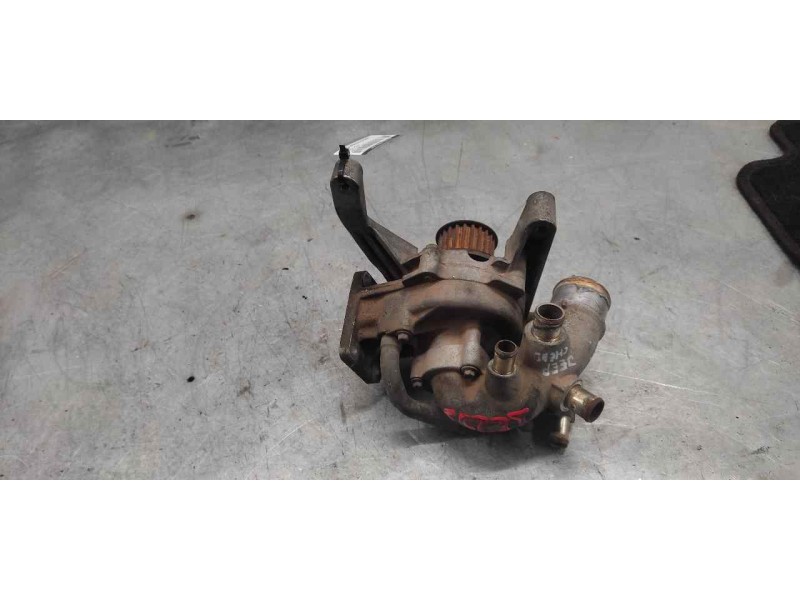 Recambio de bomba agua para chrysler jeep cherokee (kj) 2.5 crd básico referencia OEM IAM   
