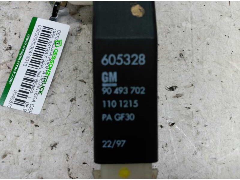 Recambio de cerradura puerta delantera derecha para opel astra f berlina básico referencia OEM IAM 90493702  
