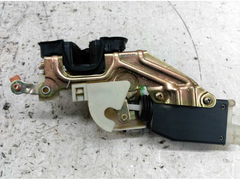 Recambio de cerradura puerta delantera derecha para opel astra f berlina básico referencia OEM IAM 90493702  