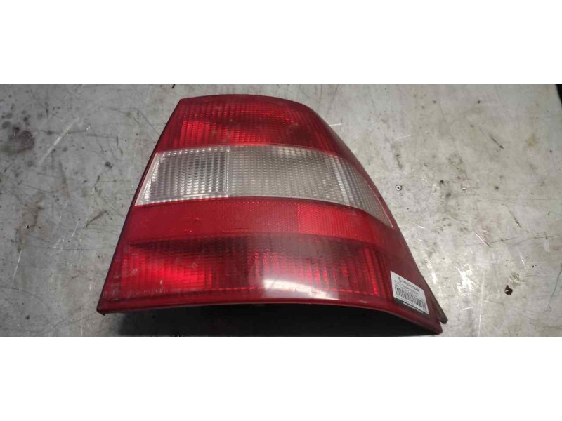 Recambio de piloto trasero derecho para opel vectra b berlina referencia OEM IAM 90568049 6 PINS 