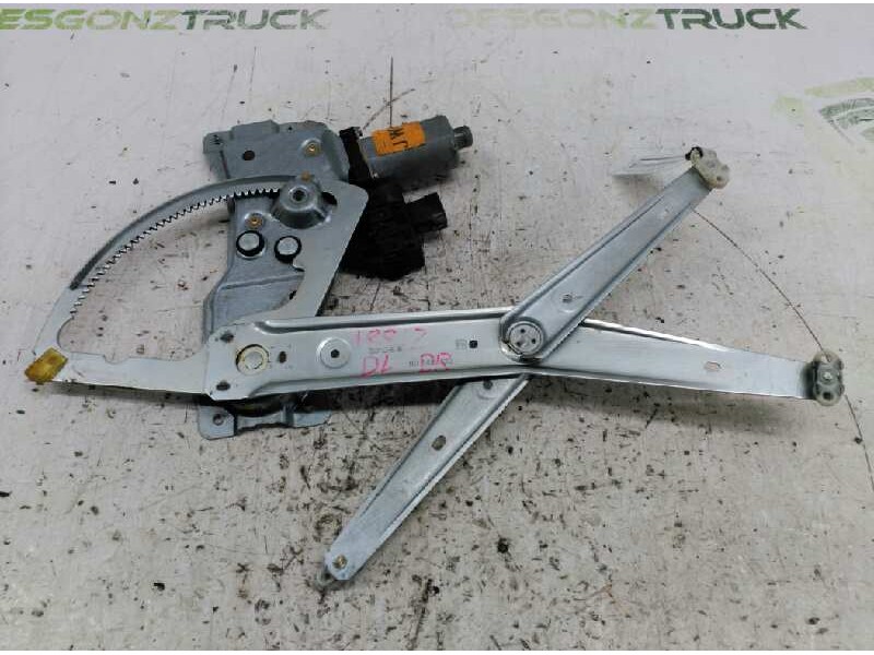 Recambio de elevalunas delantero derecho para opel astra f berlina básico referencia OEM IAM 90560430  