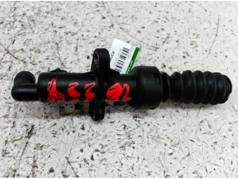 Recambio de bombin embrague para peugeot 407 sport referencia OEM IAM 9681495580  