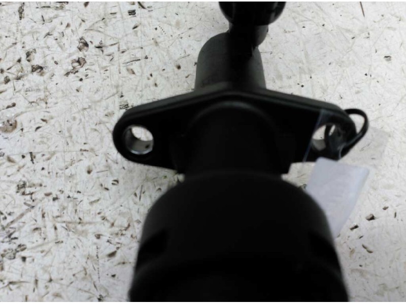 Recambio de bombin embrague para peugeot 407 sport referencia OEM IAM 9681495580  