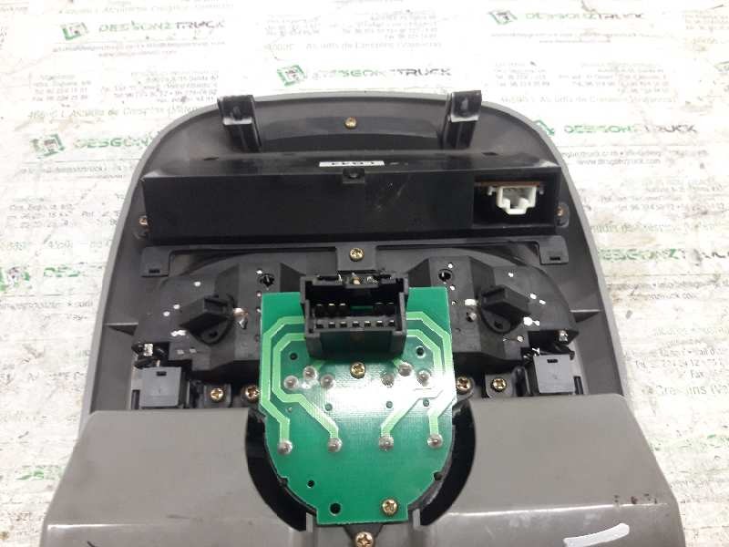 Recambio de luz interior para kia carnival ii 2.9 cdri executive referencia OEM IAM 0K53E51410 1K53E51410 