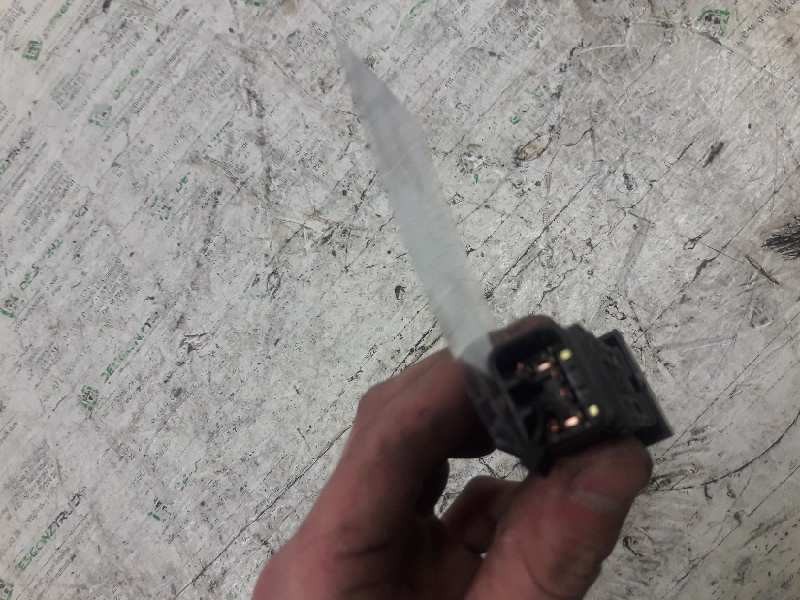 Recambio de boton antiniebla para kia carnival ii 2.9 cdri executive referencia OEM IAM   