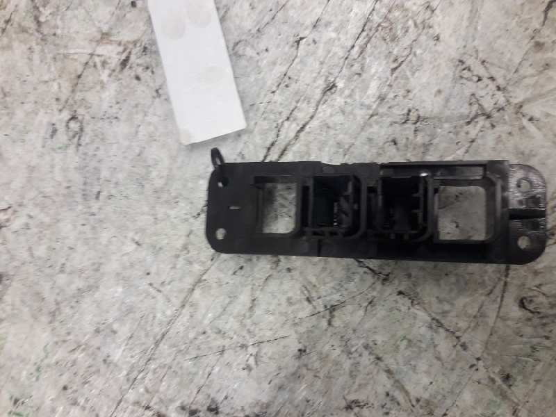 Recambio de soporte para kia carnival ii 2.9 cdri executive referencia OEM IAM  BOTON ANTINIEBLA WARNING