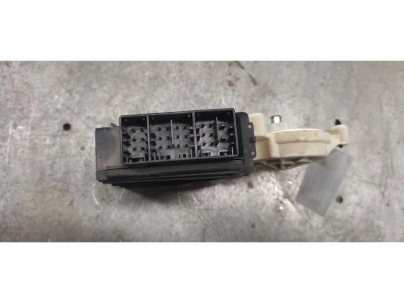 Recambio de motor elevalunas delantero derecho para seat ibiza (6l1) cool referencia OEM IAM 6Q2959801A 990125100 