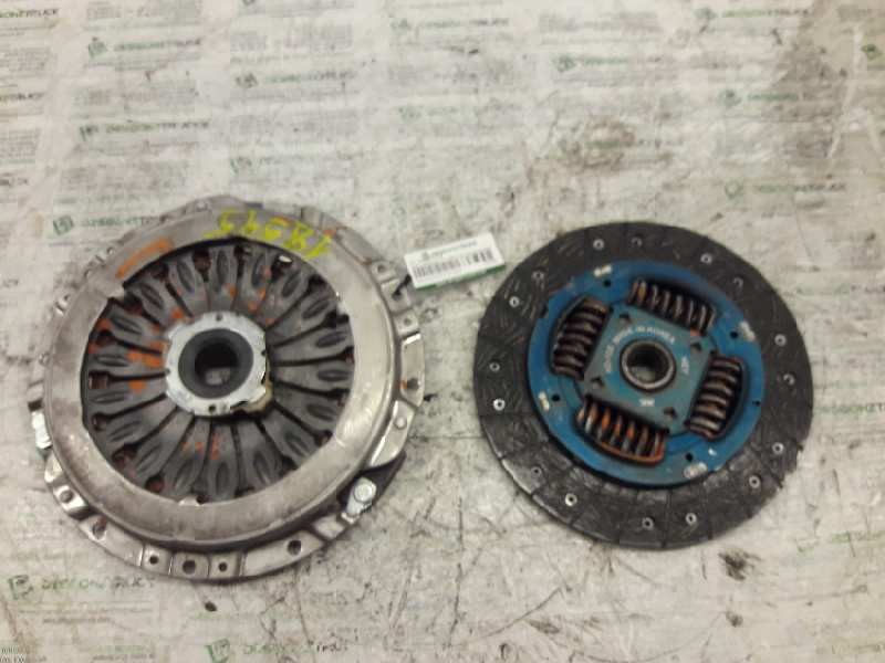 Recambio de kit embrague para kia carens 2.0 crdi ex monovolumen referencia OEM IAM HDC69 HD105 