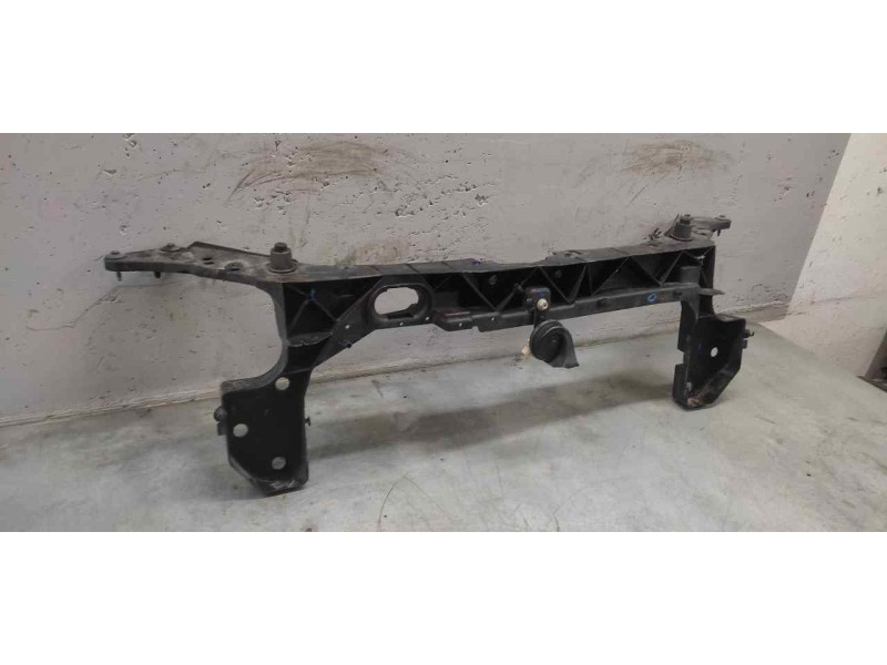 Recambio de travesaño superior para renault clio iii dynamique referencia OEM IAM   