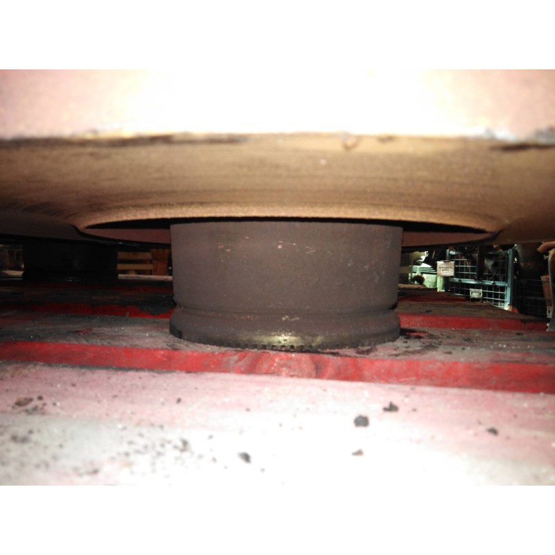 Recambio de buje delantero para iveco eurocargo tector chasis  (modelo 150 e 24) tráfico urbano referencia OEM IAM   