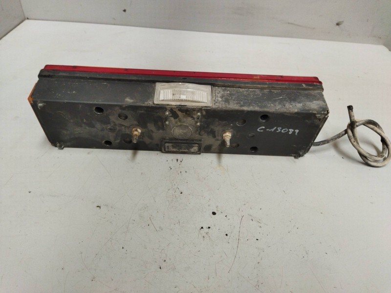 Recambio de piloto trasero izquierdo para renault kerax 340.249 kw e2 referencia OEM IAM   PILOTO UNIVERSAL CAMION