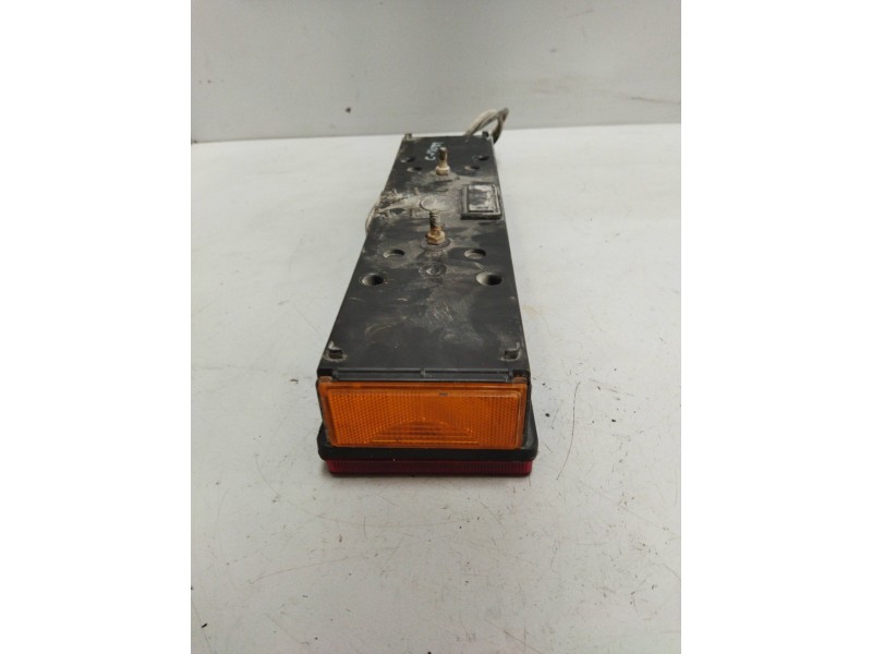 Recambio de piloto trasero izquierdo para renault kerax 340.249 kw e2 referencia OEM IAM   PILOTO UNIVERSAL CAMION