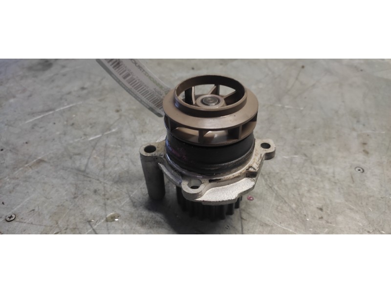 Recambio de bomba agua para volkswagen passat variant (3c5) advance referencia OEM IAM   
