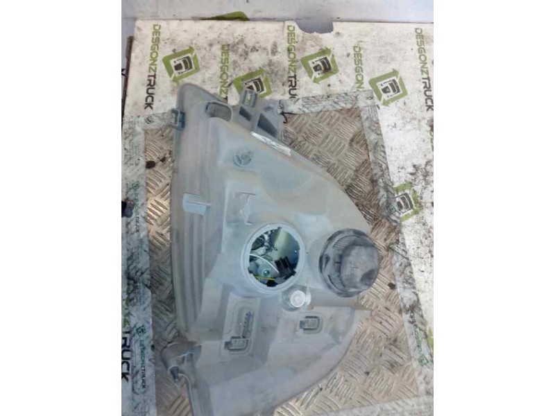 Recambio de faro derecho para renault mascott fg 120. 35/55/65 cabina individual referencia OEM IAM 8200163518  