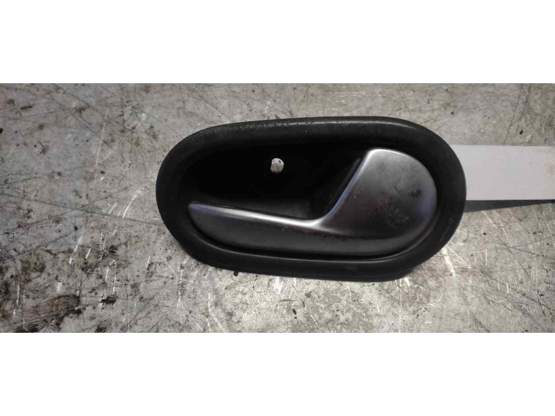 Recambio de maneta interior delantera derecha para dacia sandero referencia OEM IAM   