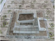 Recambio de molduras delanteras para renault m 180.13/c midliner e2 fki modelo 180.13 132 kw cabina doble referencia OEM IAM DER 2