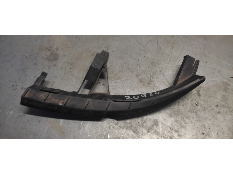 Recambio de soporte faro izquierdo para renault scenic ii referencia OEM IAM 8200183741  